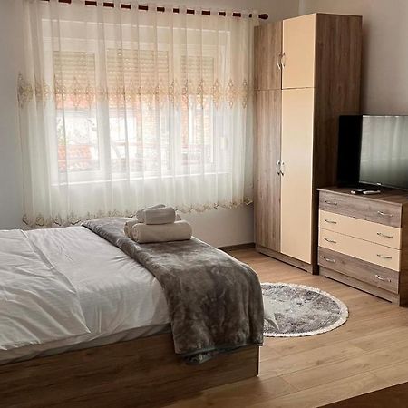 Hotel Driteza Korce Esterno foto