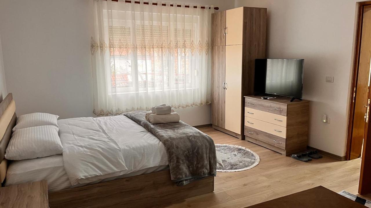 Hotel Driteza Korce Esterno foto