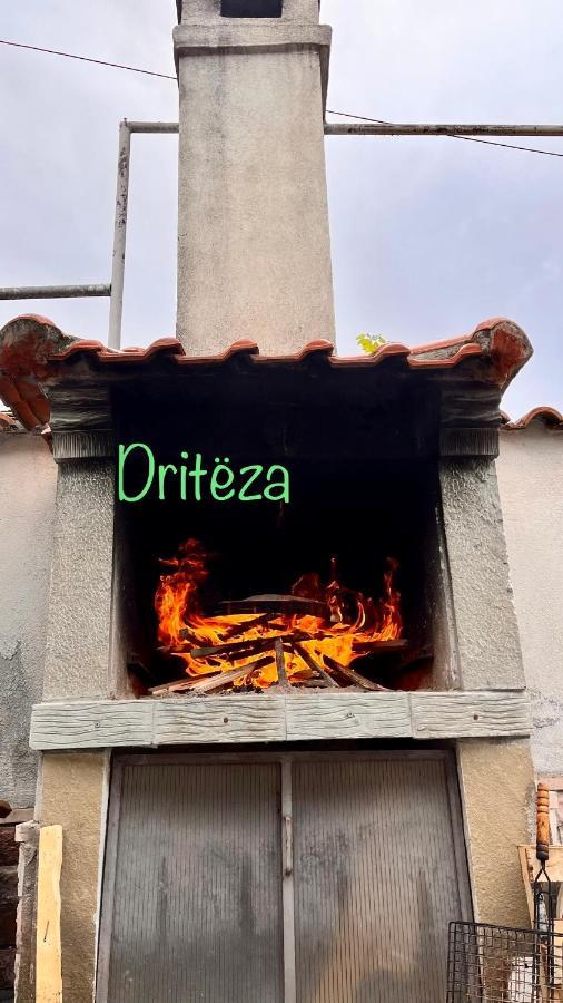 Hotel Driteza Korce Esterno foto