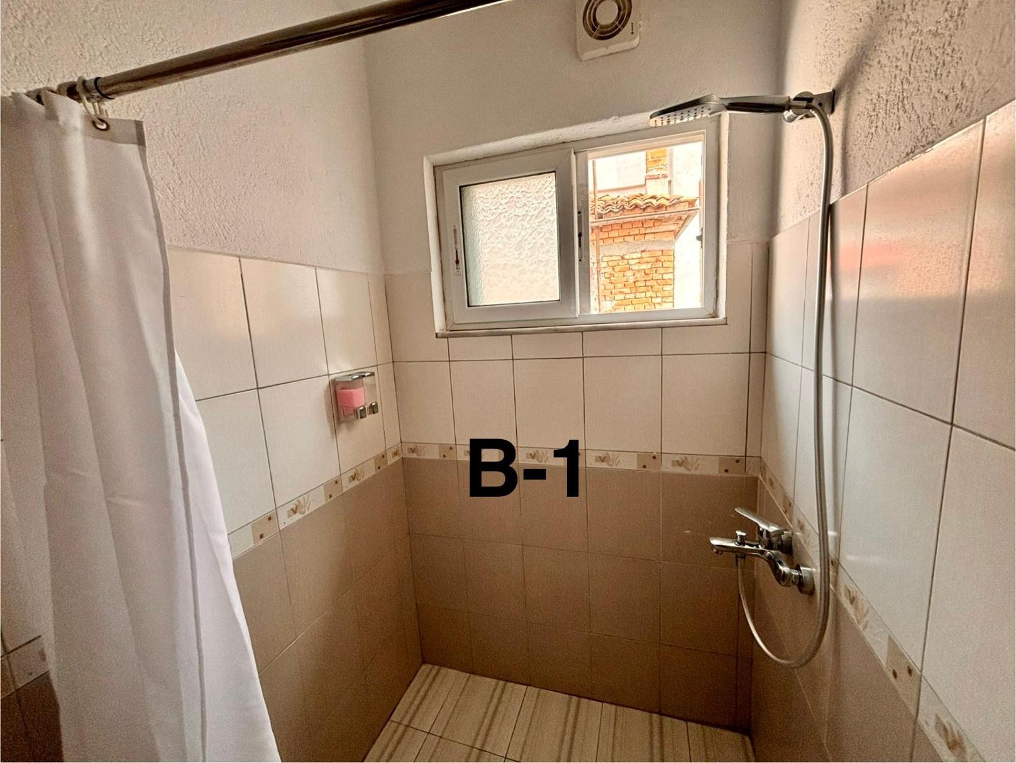 Hotel Driteza Korce Esterno foto