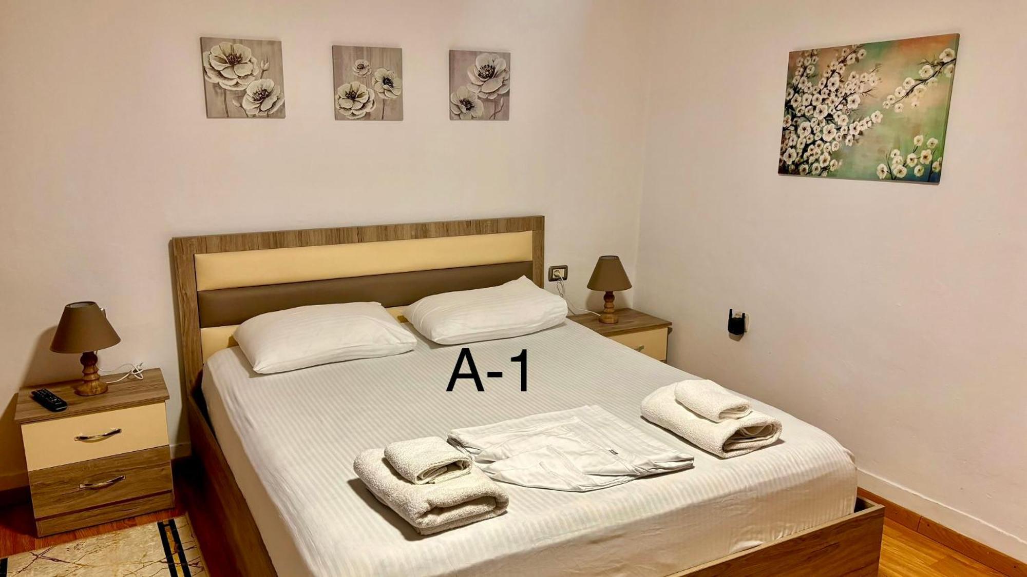 Hotel Driteza Korce Esterno foto
